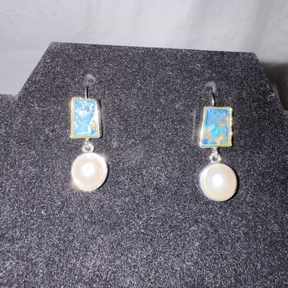 Silver & Blue Dangle Earrings – Elegant Lightweight Fashion Jewelry